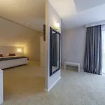 Boutique Life 4*