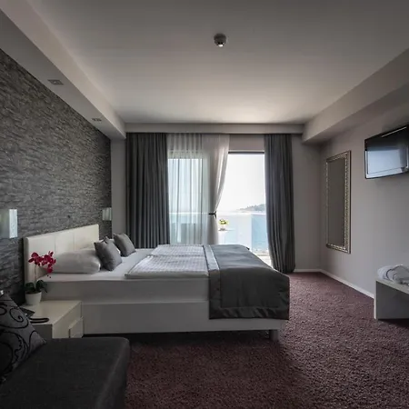 Hotel Boutique Life 4*