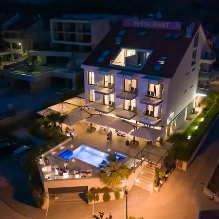 Boutique Life, Sea, Wellness & Hotel