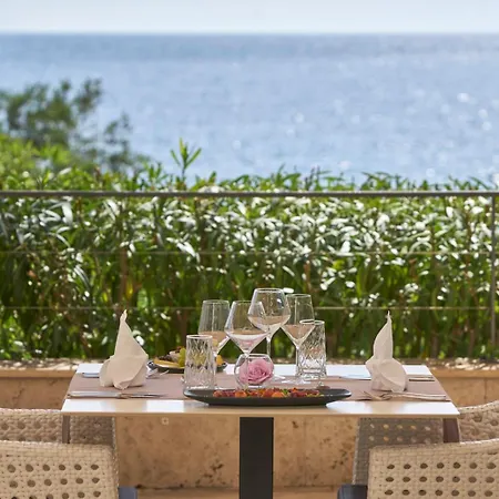 Boutique Life, Sea, Wellness & 酒店 罗戈兹尼察