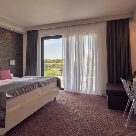 Hotel Boutique Life, Sea, Wellness & 4*