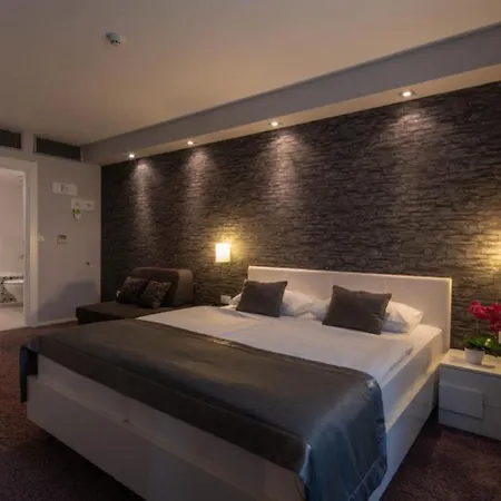 Boutique Life, Sea, Wellness & Hotel 4*