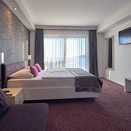 Hotel Boutique Life, Sea, Wellness & 4*