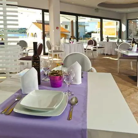 Boutique Life فندق روغوزنيكا